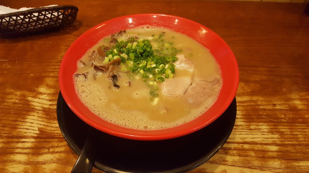 博多出身の僕がハノイのラーメン屋・幸龍に行ってみた