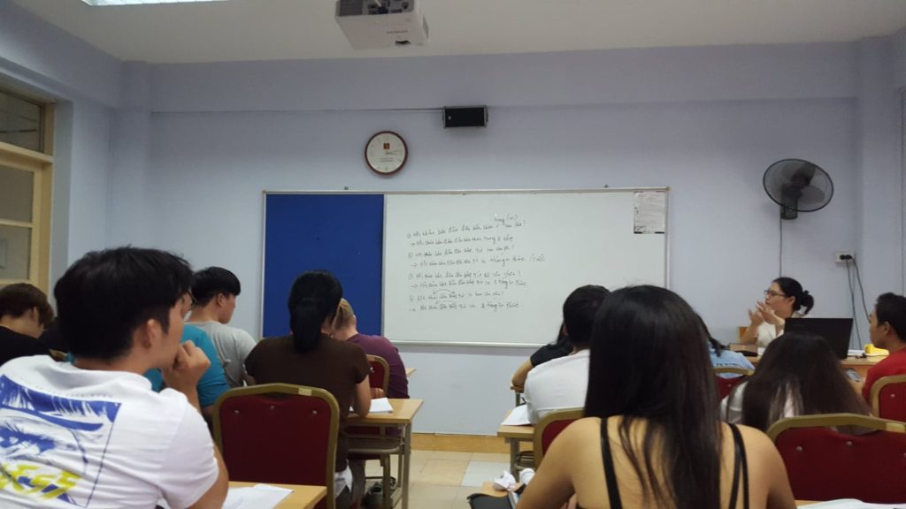 【報告】僕はハノイ大学の2年生になったけどベトナム語は上達したの？